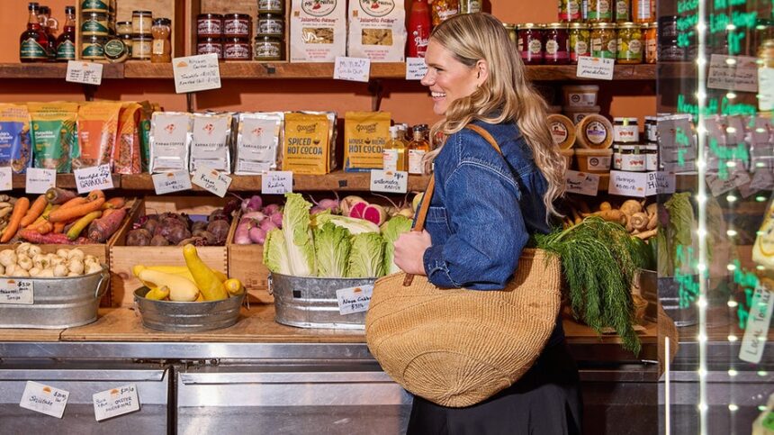 Americans are making costly grocery mistake even before entering the store, expert warns